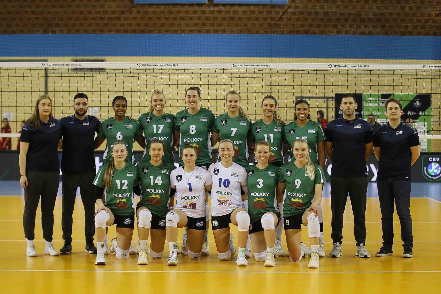 P lkky Vs Belgradin Punainen T hti Pallokarhut Lentopallo