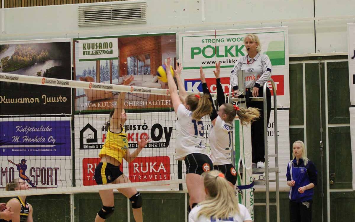 Roosa Määttä pelasi vahvasti viikonlopun peleissä keskitorjujana, samoin torjuntakaveri Milka Koskenkorva liberon paikalla.